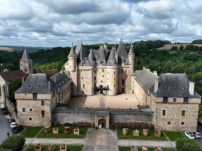 Château de Jumilhac vue drone  2