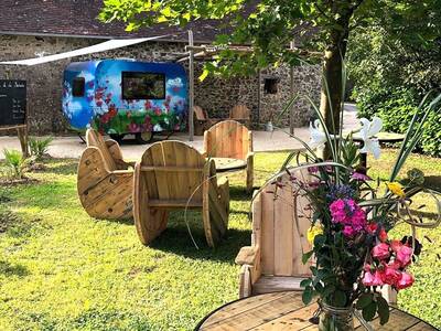 caravane béchadie jardin